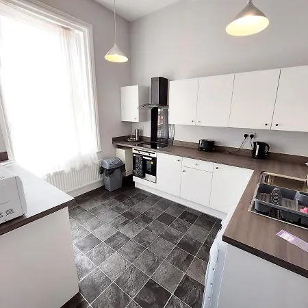 13 Flat 4 Esplanade Gardens Apartman *
