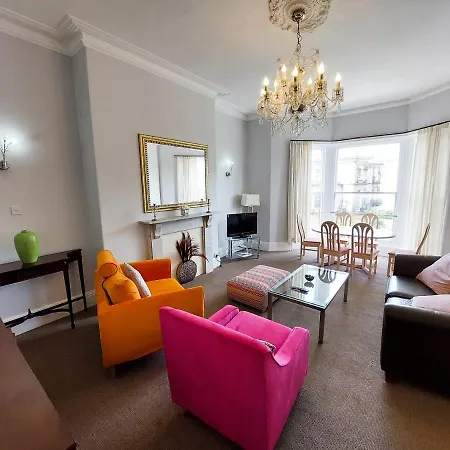 13 Flat 4 Esplanade Gardens