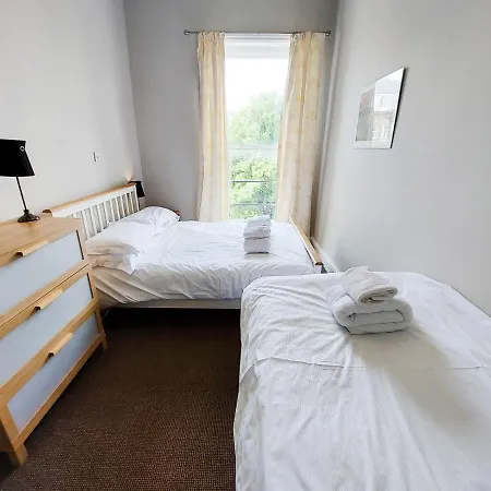 13 Flat 4 Esplanade Gardens Apartman *