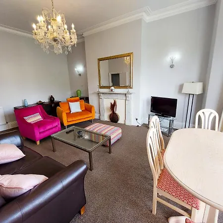 13 Flat 4 Esplanade Gardens