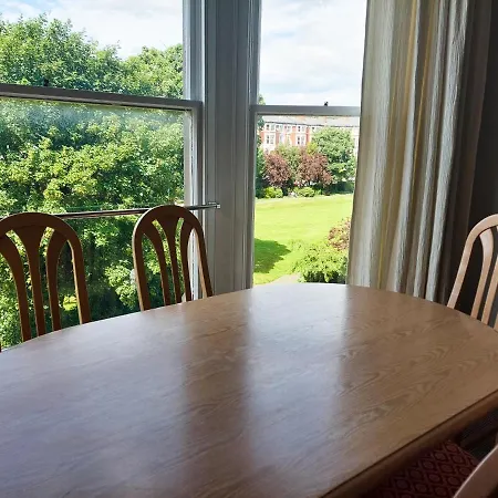 13 Flat 4 Esplanade Gardens Scarborough